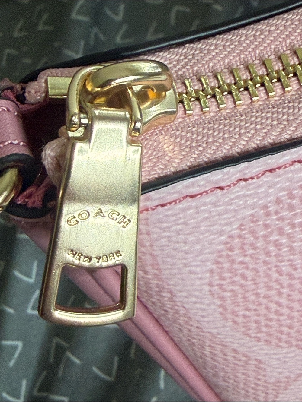 Coach Pink Signature Chain Shoulder Bag with Gold Hardware - Picture 4 of 6